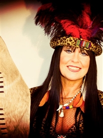 Donna Africa Famous Zulu Warrior  2013